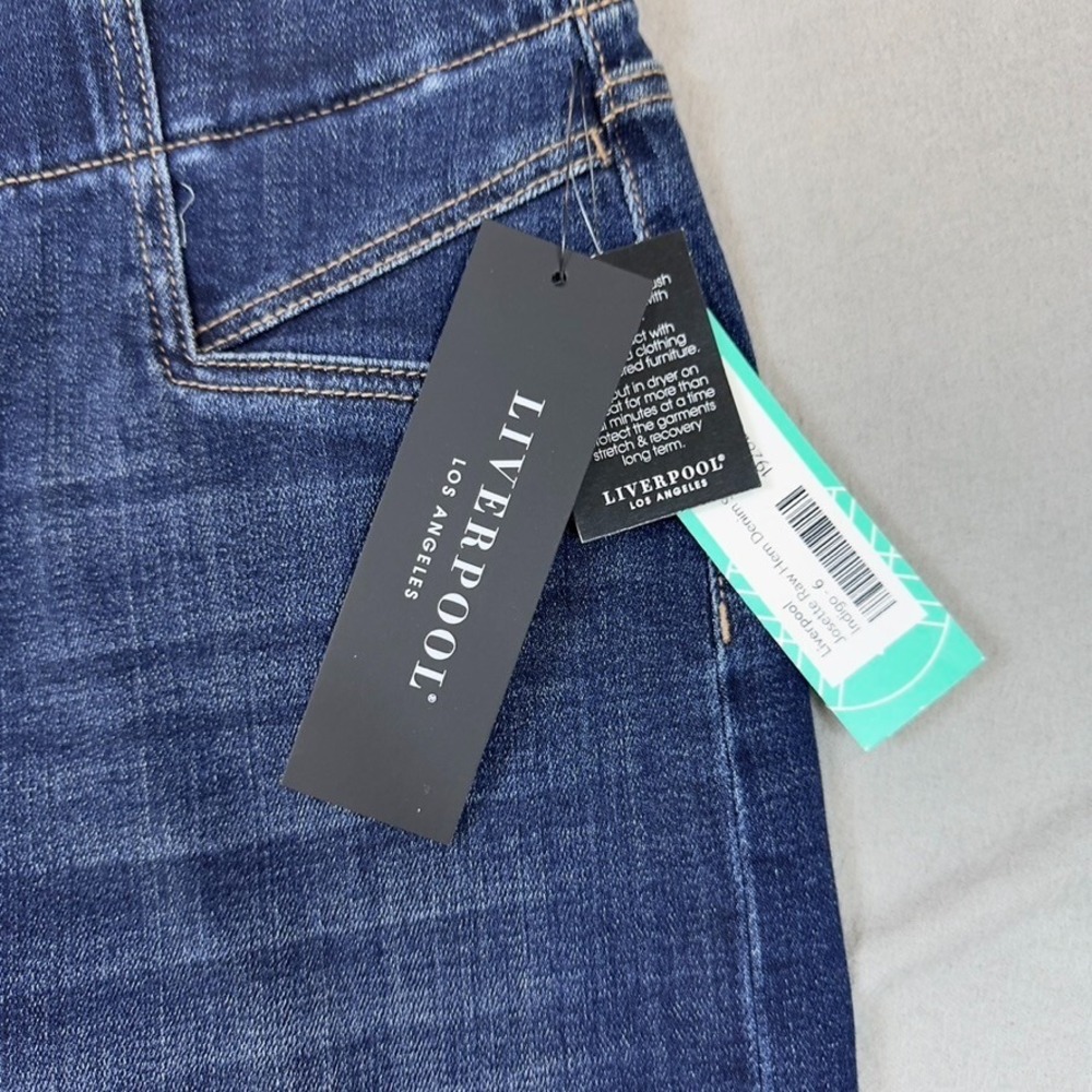 Liverpool Jeans Skirt 6 , 28 Cat Eye Pull On Dark Wash Denim raw hem NEW - Picture 4 of 16